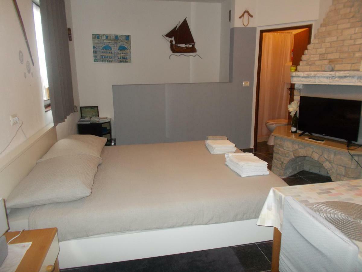 Apartma Ella